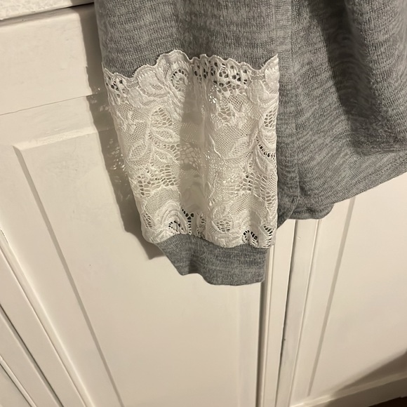 Harlow and Rose sweater L. NWT! - Picture 3 of 4